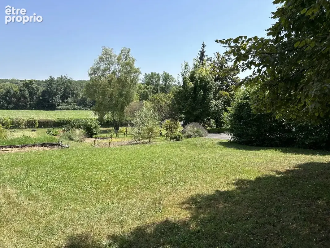 Maison rénové de 4 chambres avec garage pour 3 voitures, dépendances sur 1,3 ha - photo 16