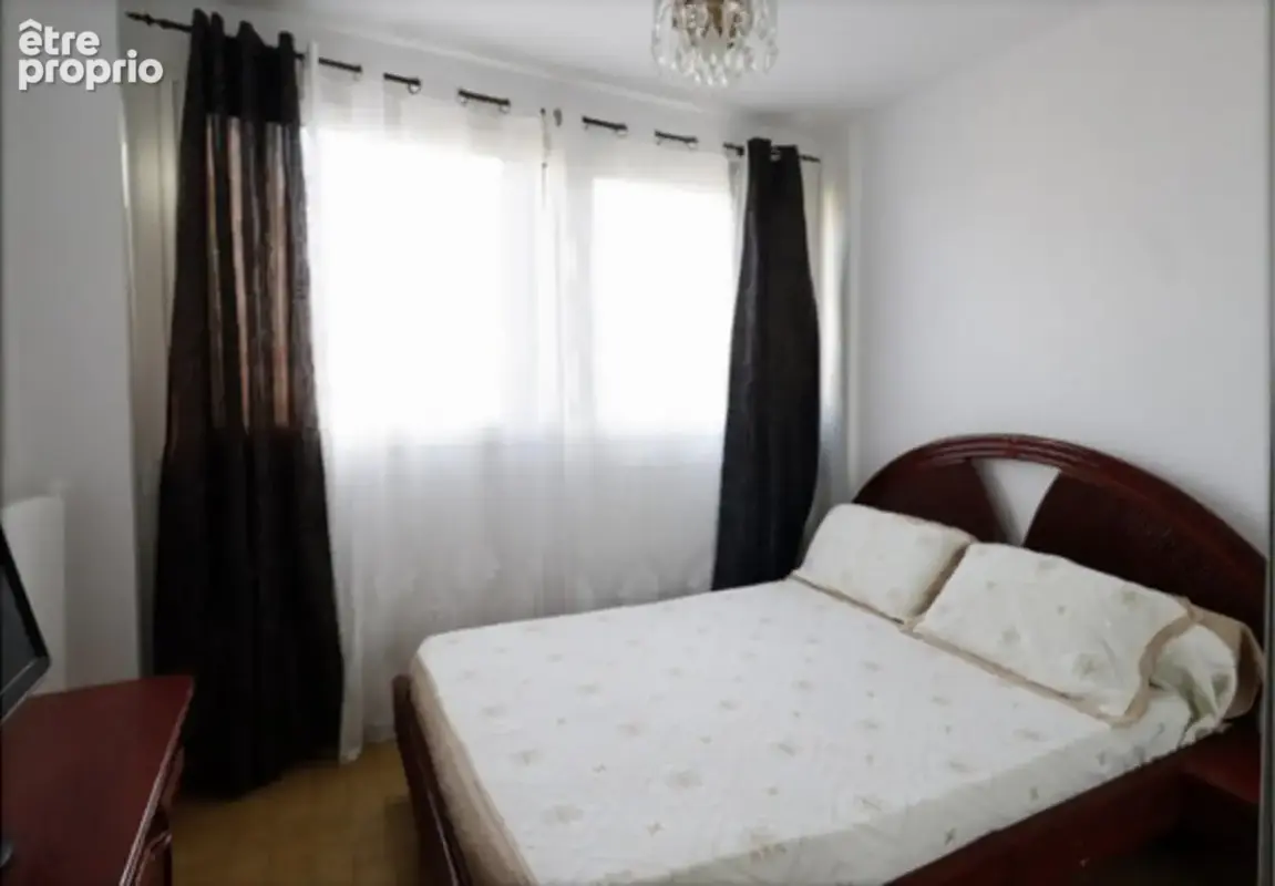 Dpt Bouches du Rhône (13), à vendre appartement T4 avec terrasse fermée et loggia - photo 7
