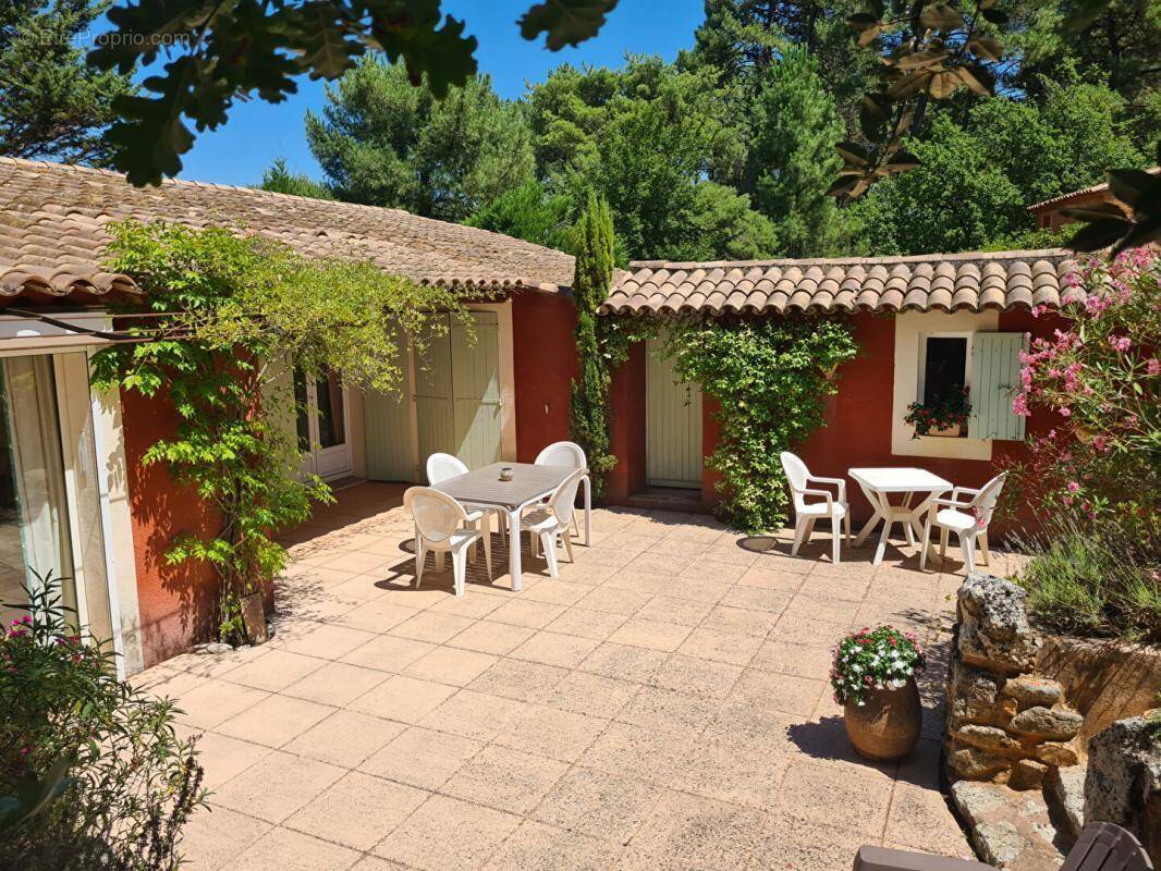 Maison à ROUSSILLON