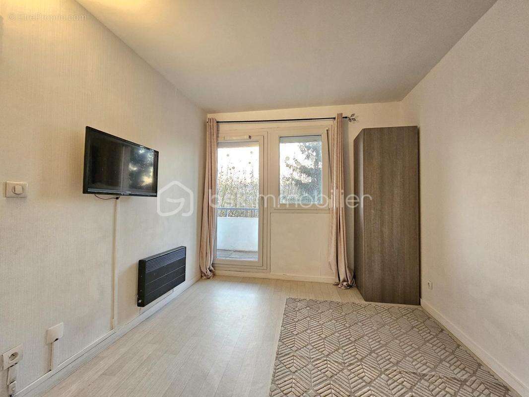 Appartement à DUGNY