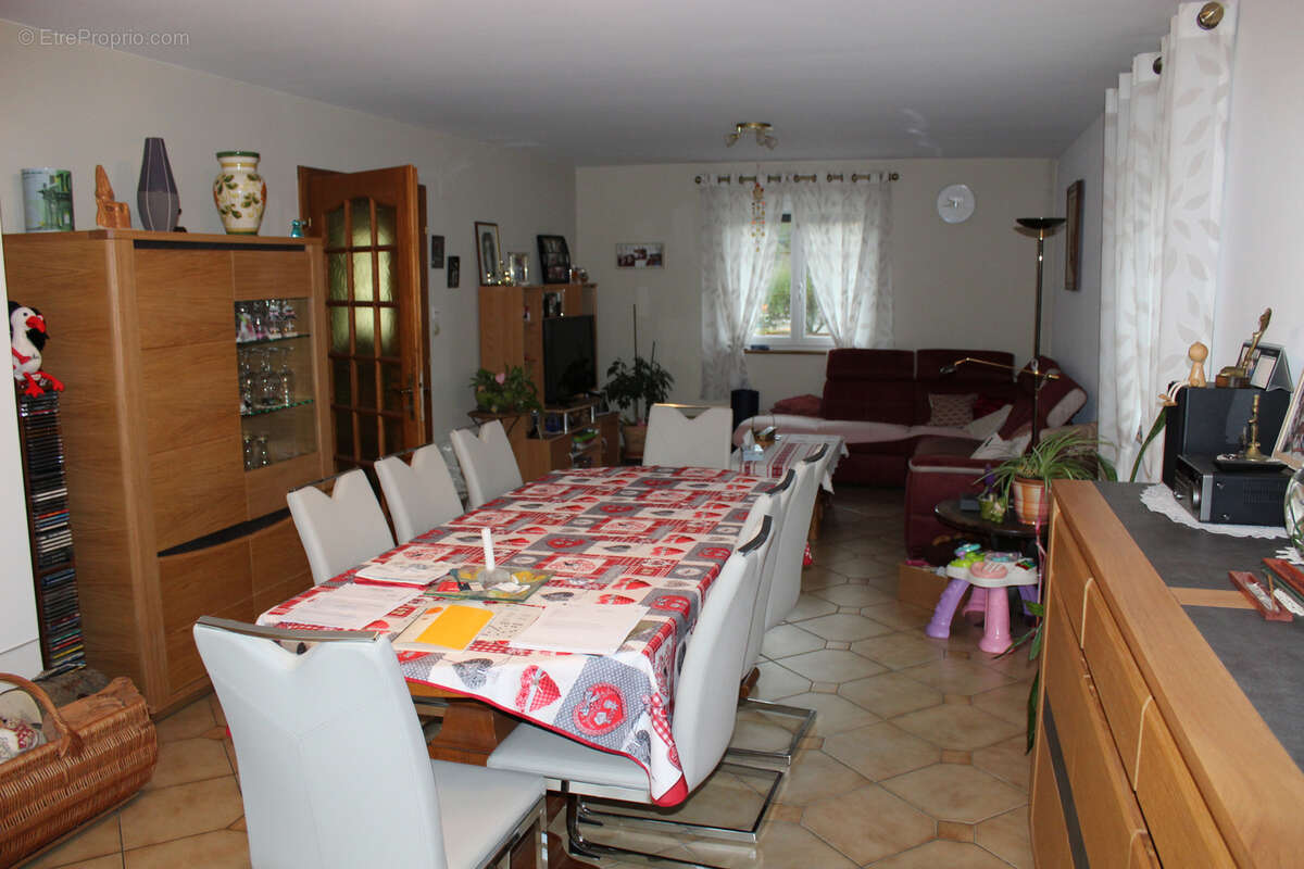 Maison à STEINBRUNN-LE-HAUT