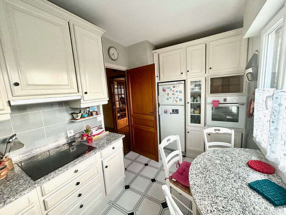 Maison à CORMELLES-LE-ROYAL