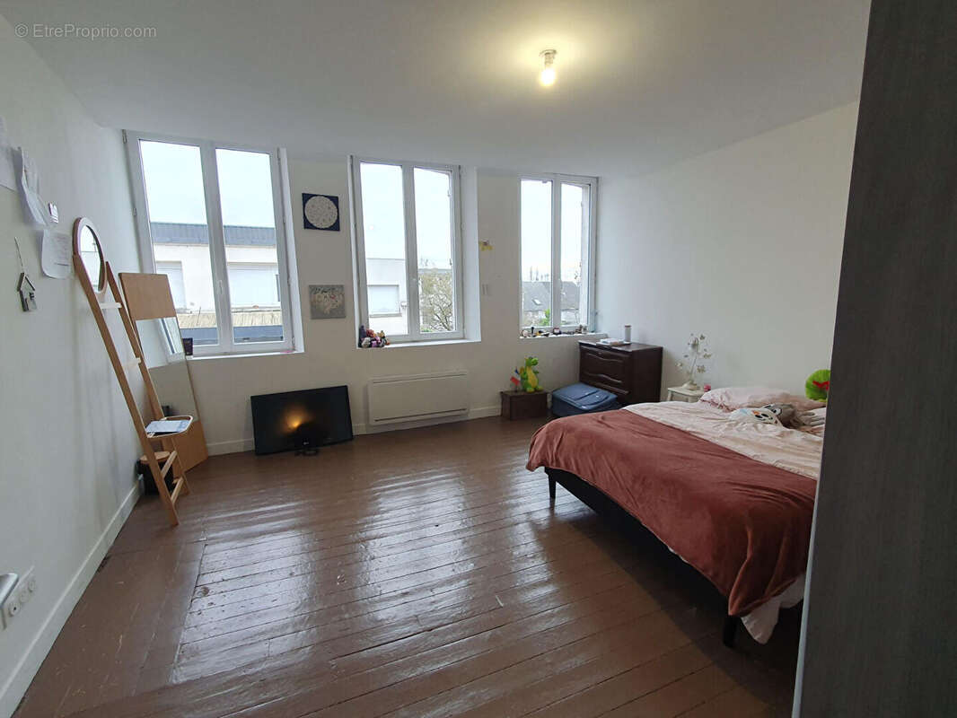 Maison à ORIGNY-SAINTE-BENOITE