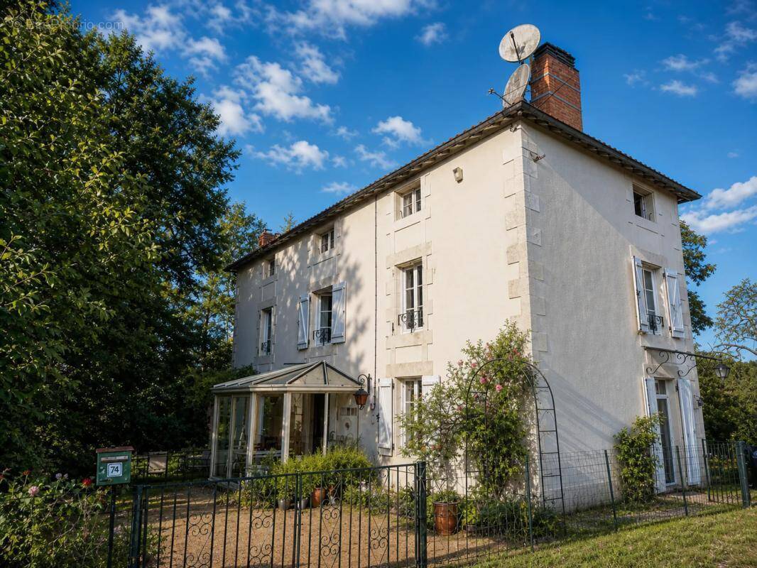 Maison à MOUSSAC