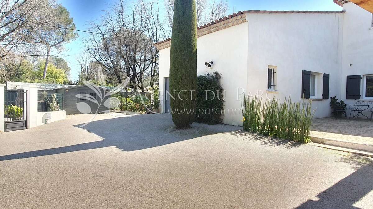 Maison à ROQUEFORT-LES-PINS