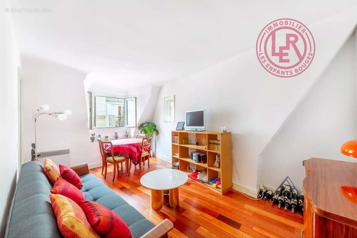 Appartement à PARIS-3E