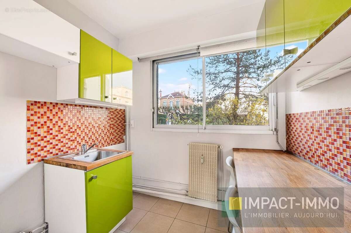 Appartement à COURBEVOIE