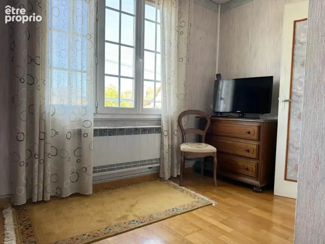 Maison 5 pièces 69 m² à vendre à Saint-Doulchard (18230) - photo 6