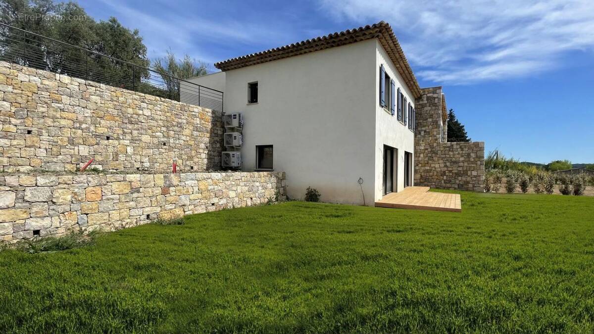 Appartement à OPIO