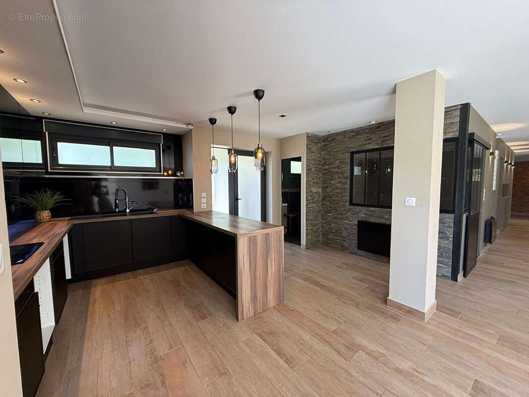 Maison de plain-pied rénovée Quartier St Jean, 174 m², Aucun travaux à prévoir - photo 4