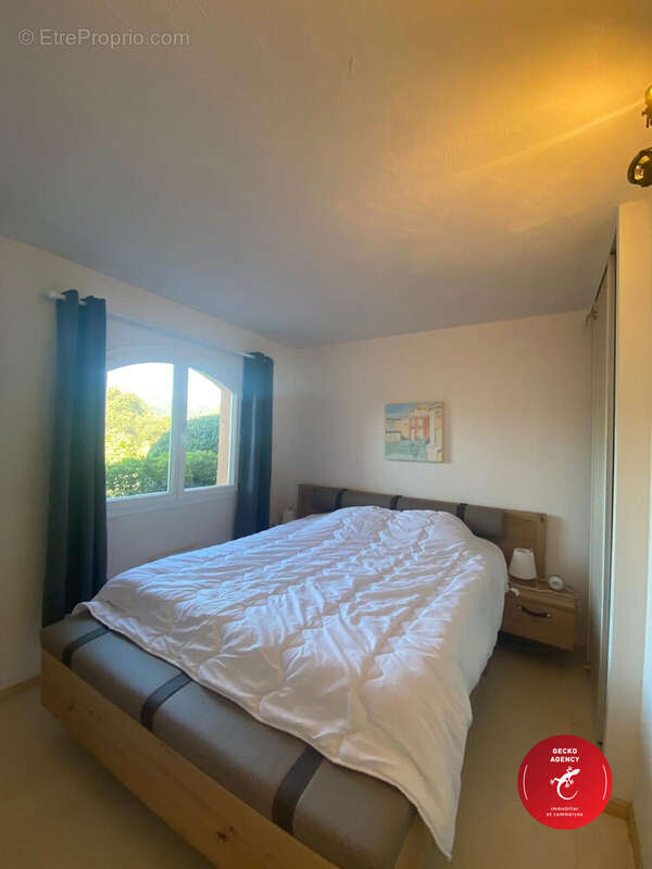 Appartement à ROQUEBRUNE-SUR-ARGENS