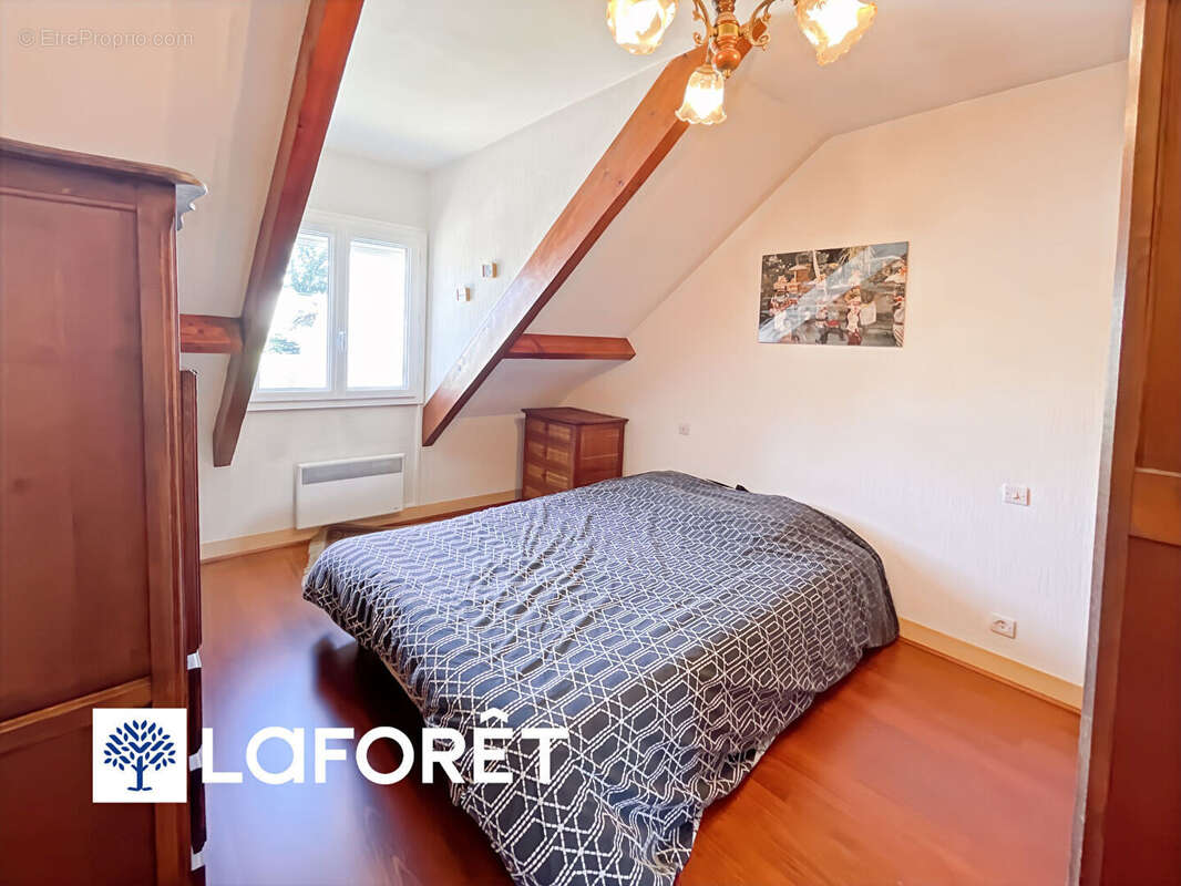 Maison traditionnelle sur sous-sol total de 6 pièces à vendre à Sainte Geneviève des Bois - Réf 13319 - photo 12
