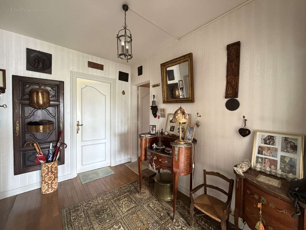 Appartement à PONT-SAINTE-MARIE
