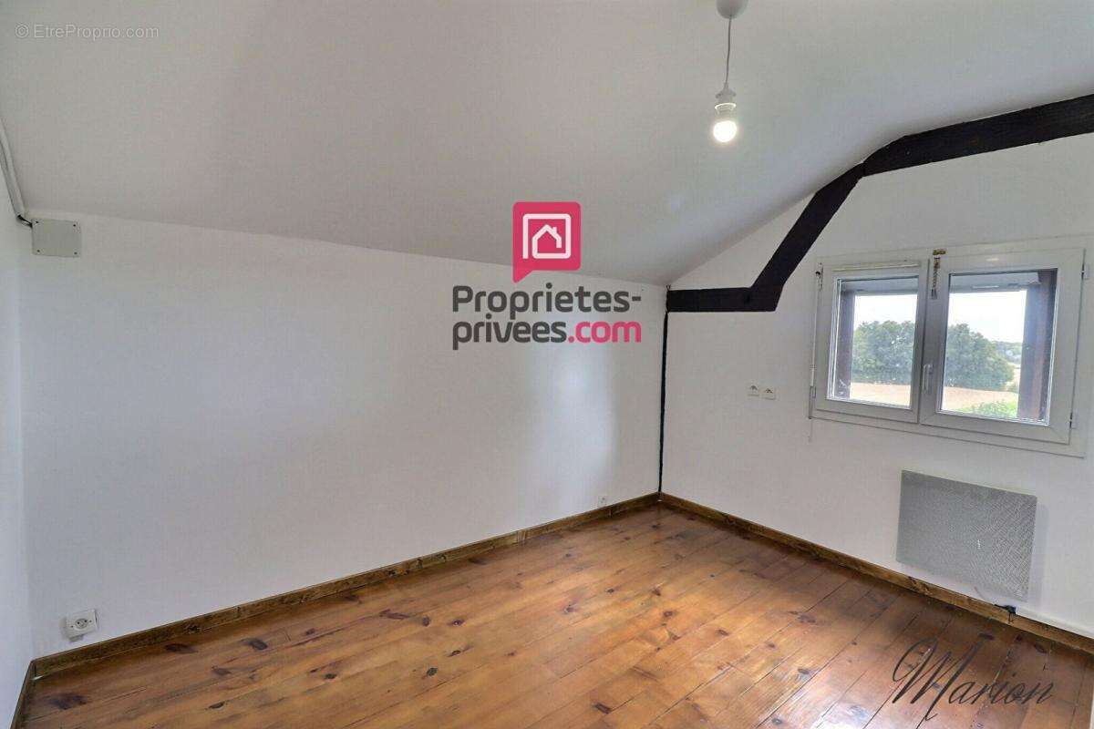 Maison à LE MESNIL-SUR-BULLES