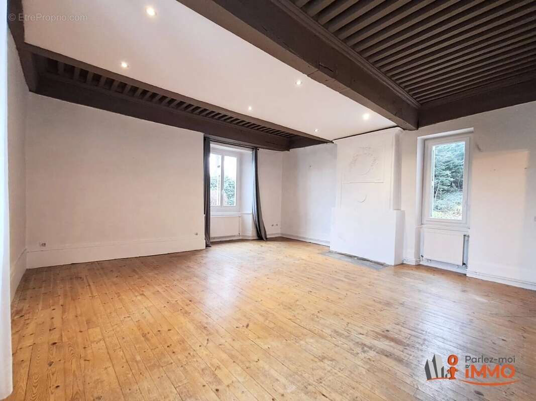 Appartement à ROCHE-LA-MOLIERE