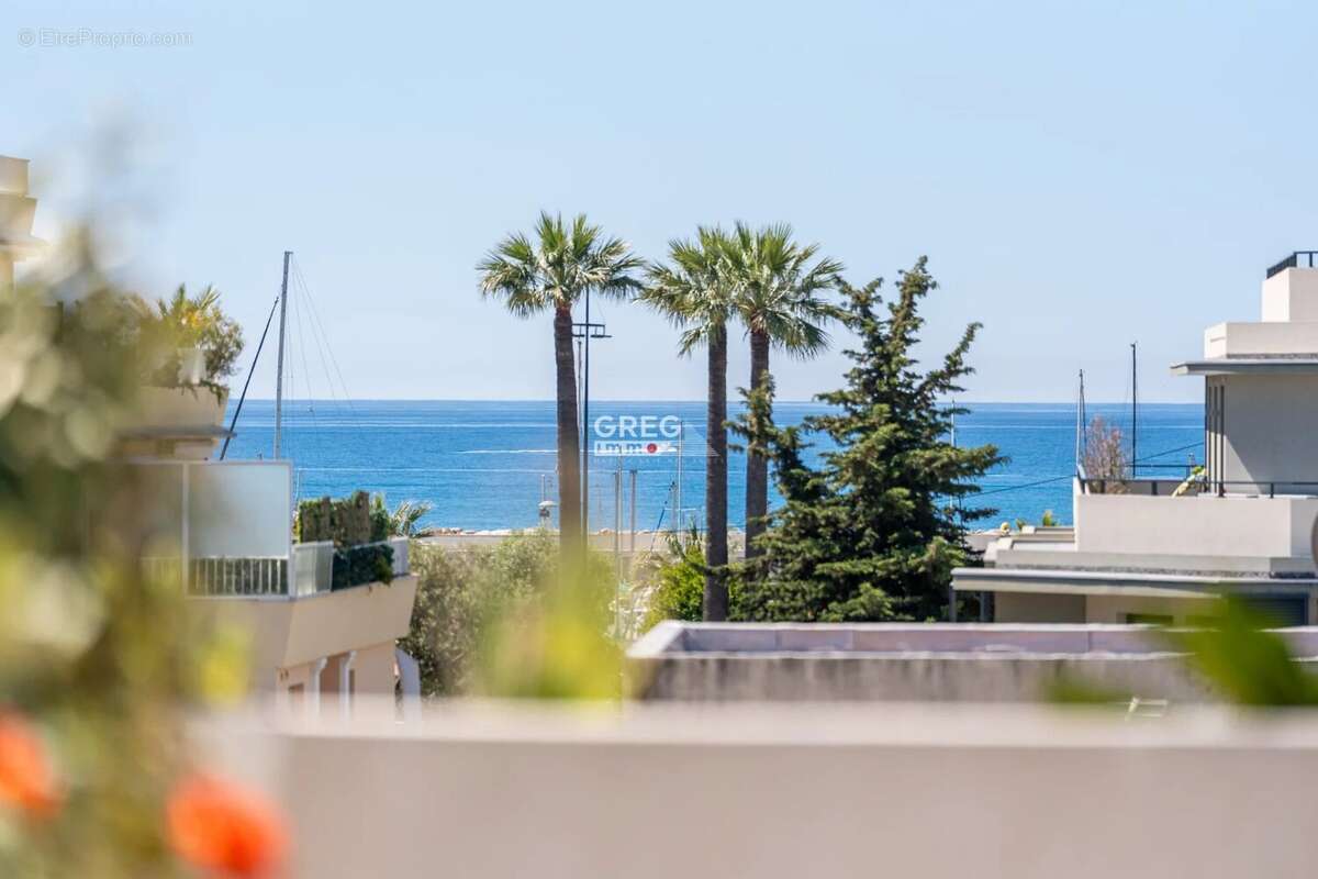 Appartement à SAINT-LAURENT-DU-VAR