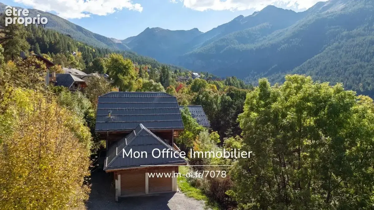 Référence : 7078-MBE. - Chalet 330m² - 7 chambres - Salle Cinéma et Danse - photo 16