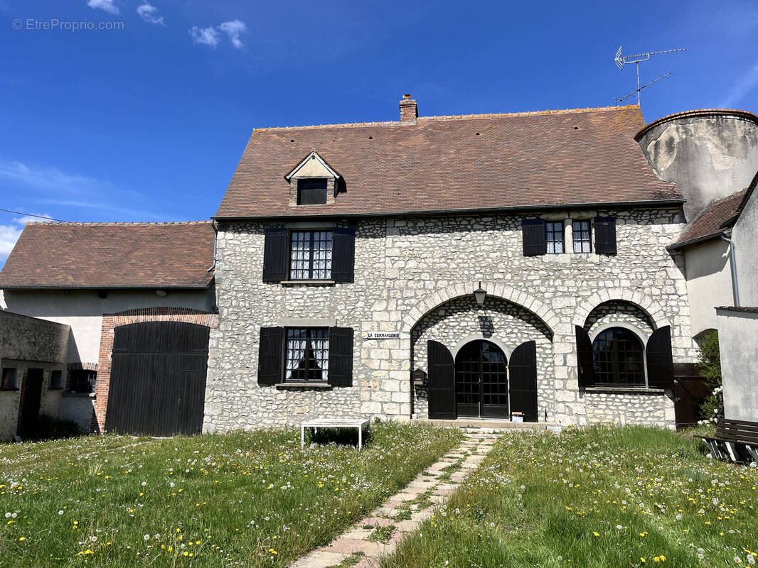 Maison à MONTBOUY
