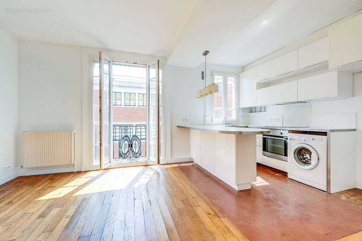 Appartement à PARIS-15E