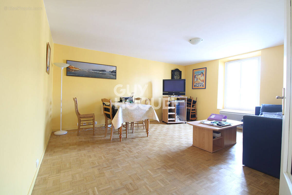 Appartement à BRIE-COMTE-ROBERT