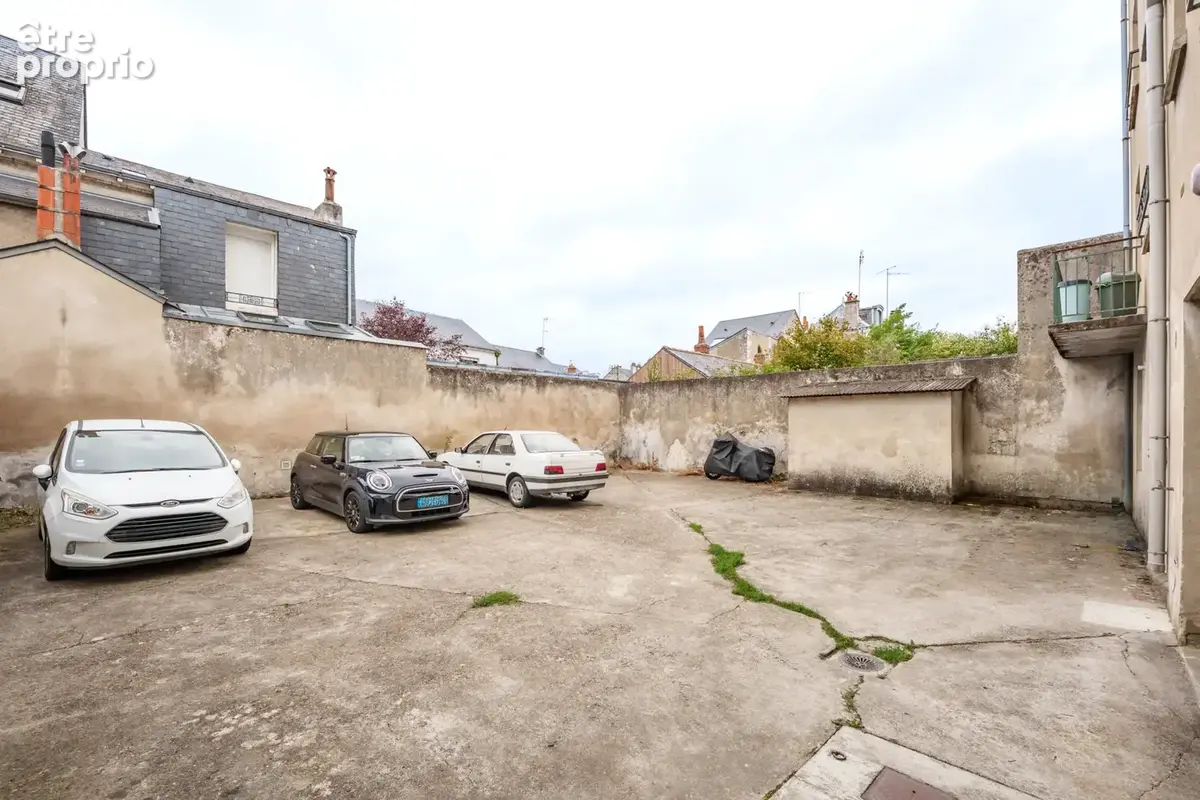 Investissement ensemble immobilier tours centre 5 logements 2 locaux commerciaux en exclusivite - photo 3