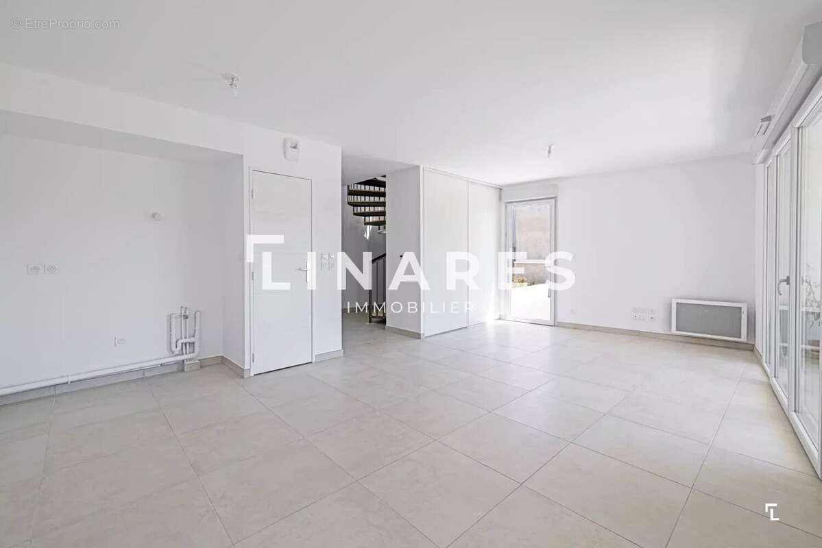 Appartement à MARSEILLE-11E