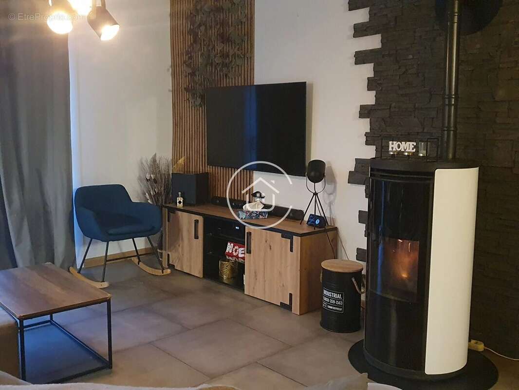 Maison à CROUY-SUR-COSSON