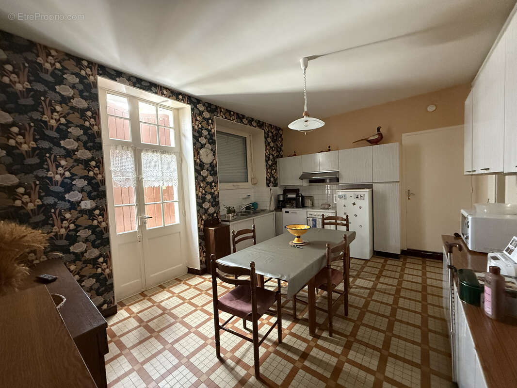 Maison de village et dépendances - photo 6