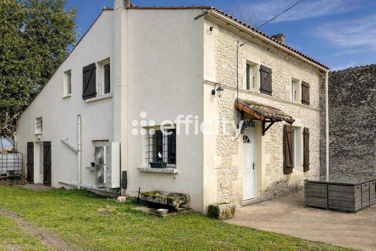 Maison à PERIGNAC