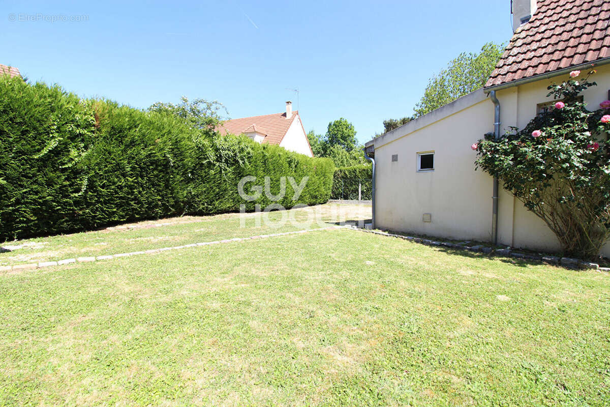 Maison à VERNEUIL-L'ETANG