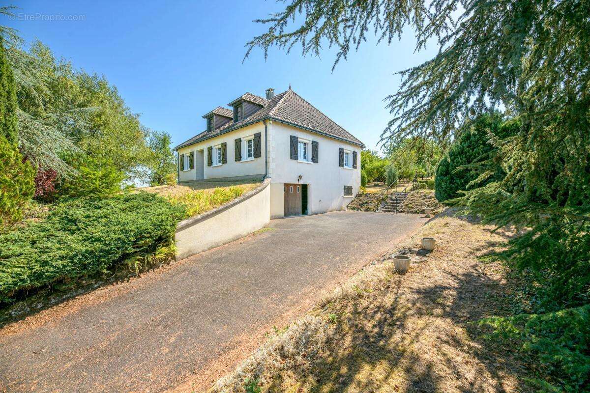 Maison de 6 pièces de 140 m² à Bléré - photo 17