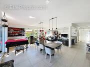 Maison à SAINT-LAURENT-DE-LA-SALANQUE