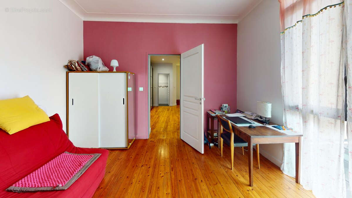 Maison spacieuse de 7 pièces à vendre à Moissac - photo 13