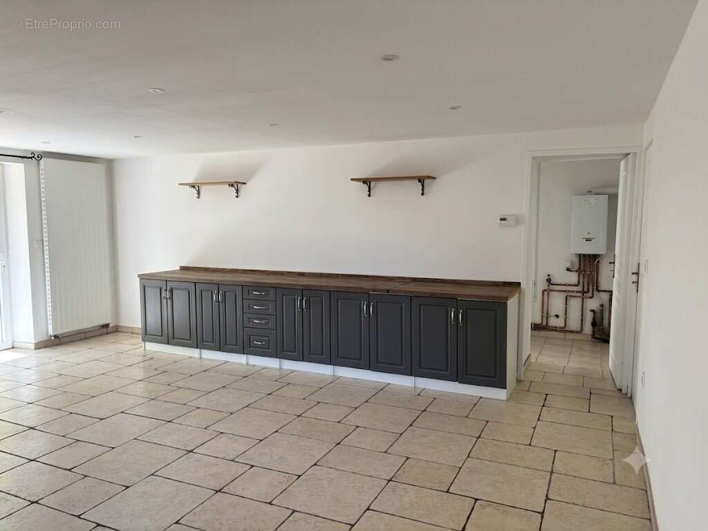 Maison 213 m² à Romans-Sur-Isere  - photo 7