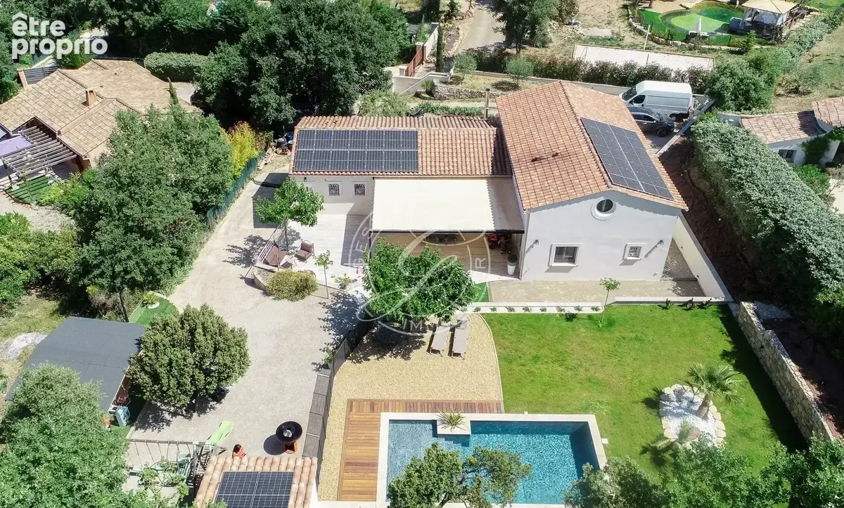 A vendre flayosc - villa  de 225 m2 avec piscine à pieds au village - photo 19