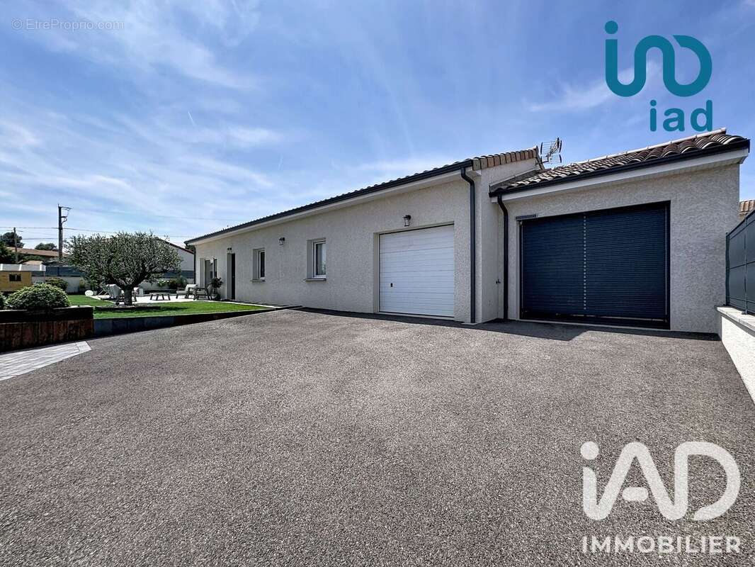 Maison 116 m² à Peaugres  - photo 4