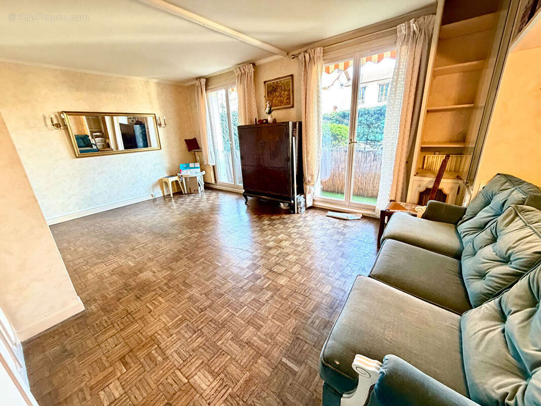 Appartement à COLOMBES