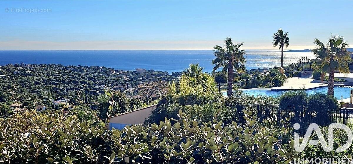 Photo 1 - Appartement à ROQUEBRUNE-SUR-ARGENS