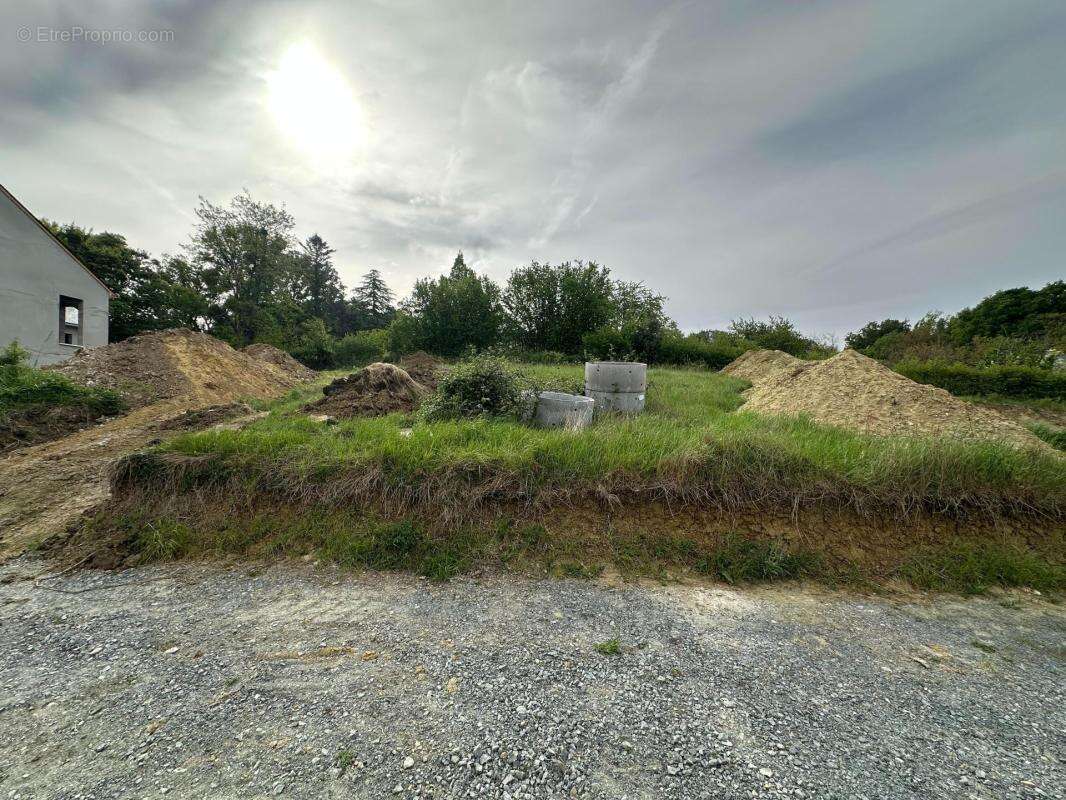 Très beau terrain constructible de 657 m² - photo 3