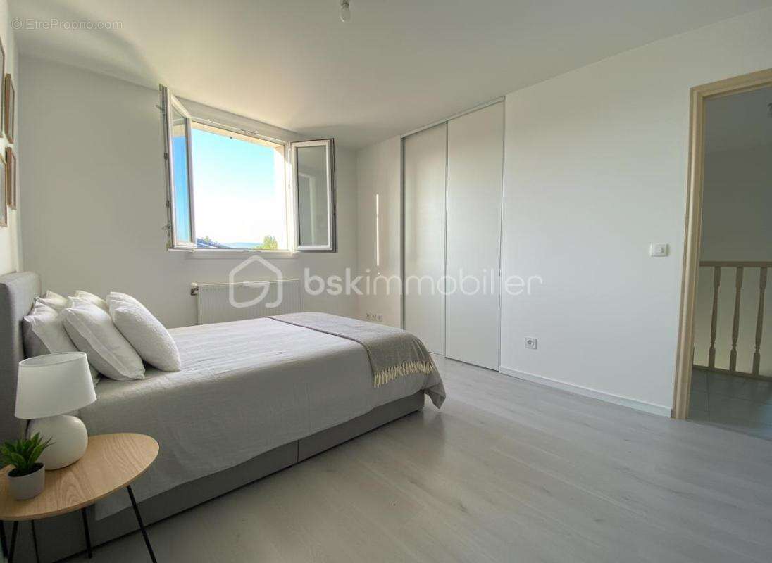 Maison à MONTELIMAR