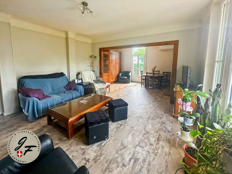 Maison à VIVIERS-DU-LAC