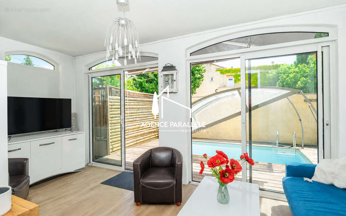 Appartement à L'ISLE-SUR-LA-SORGUE