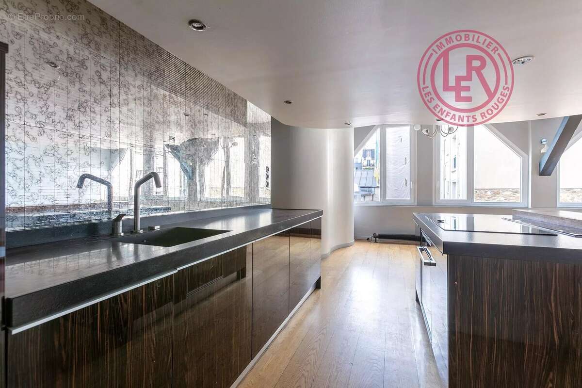 Appartement à PARIS-11E