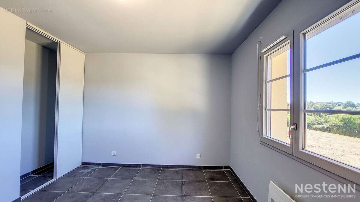 À vendre à Eauze, maison contemporaine de plain-pied construite en 2023, idéalement située à proximité immédiate des commodités  - photo 4