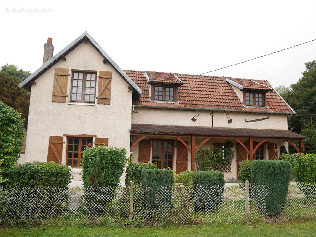 Maison à SAINT-PIERRE-DE-VARENGEVILLE