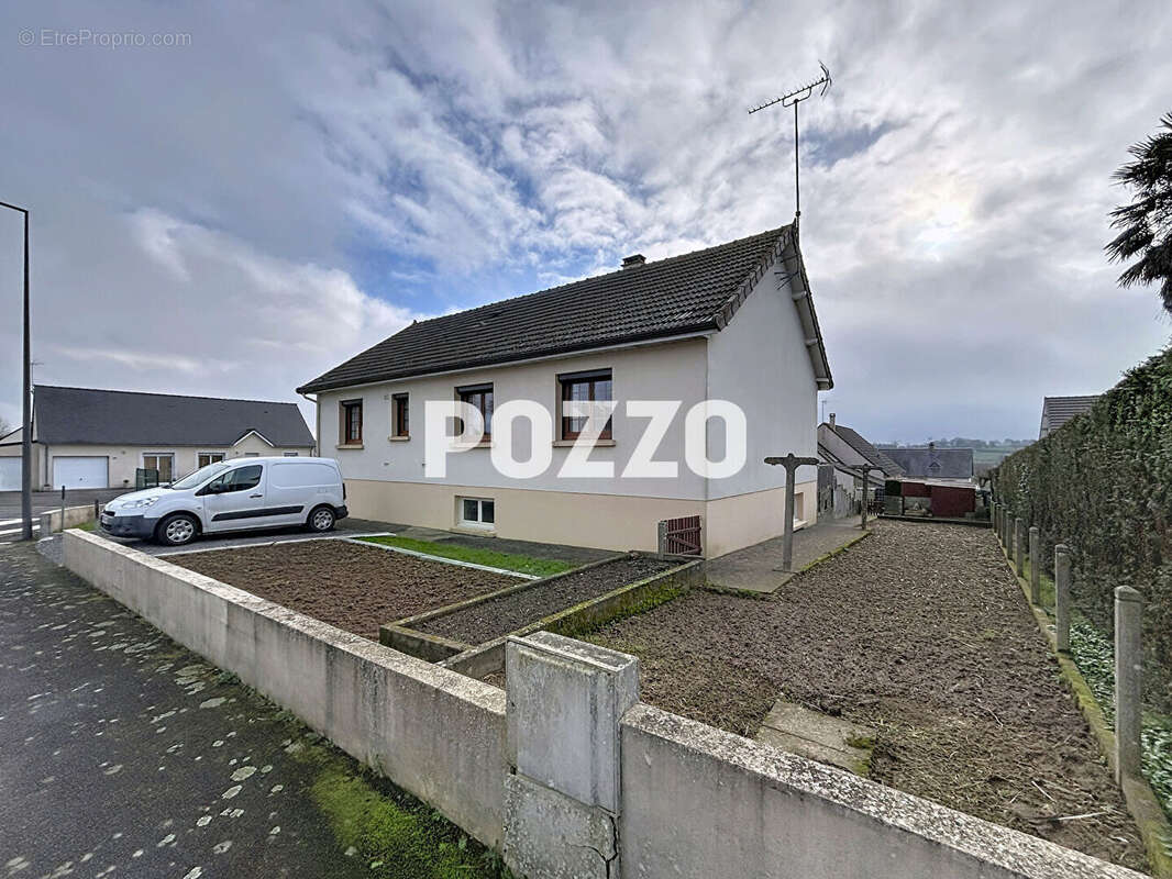 Maison à LA HAYE-PESNEL