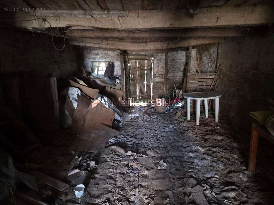 Maison à rénover situé à Montigny le Roi - photo 12