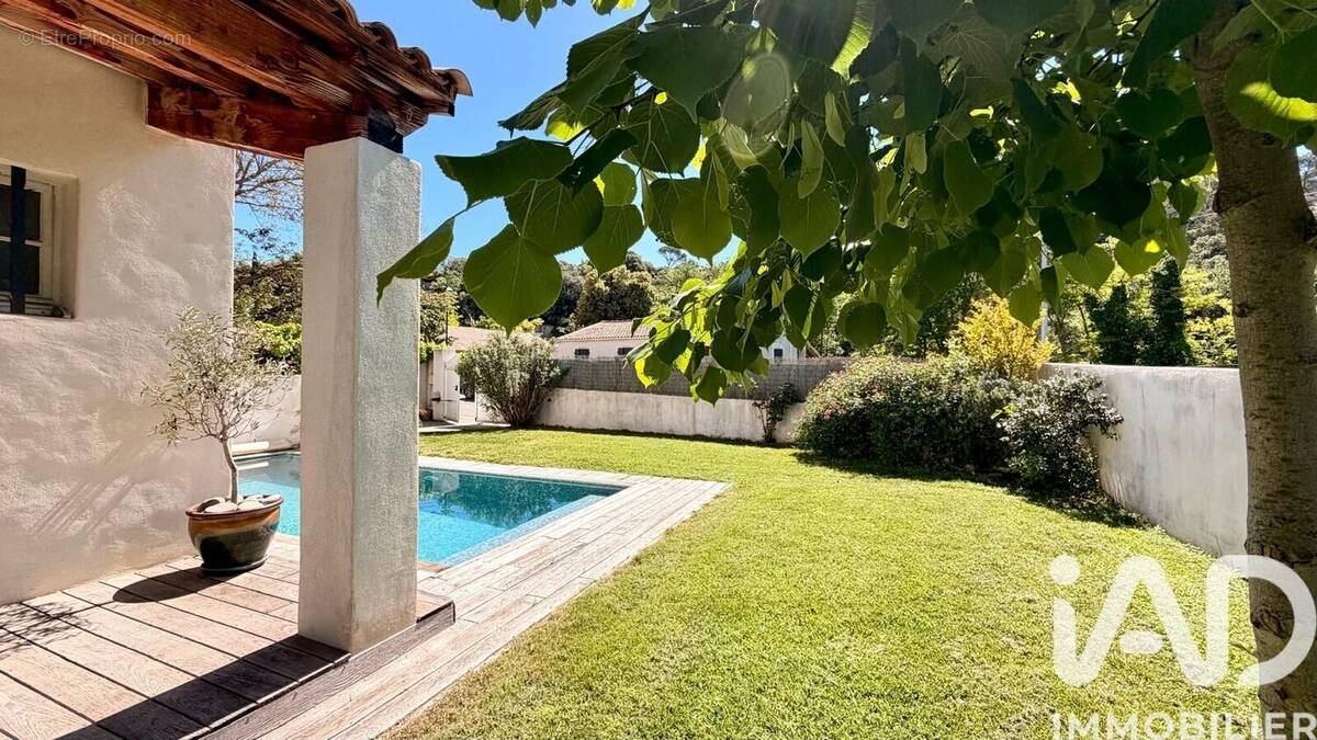 Photo 1 - Maison à JOUQUES