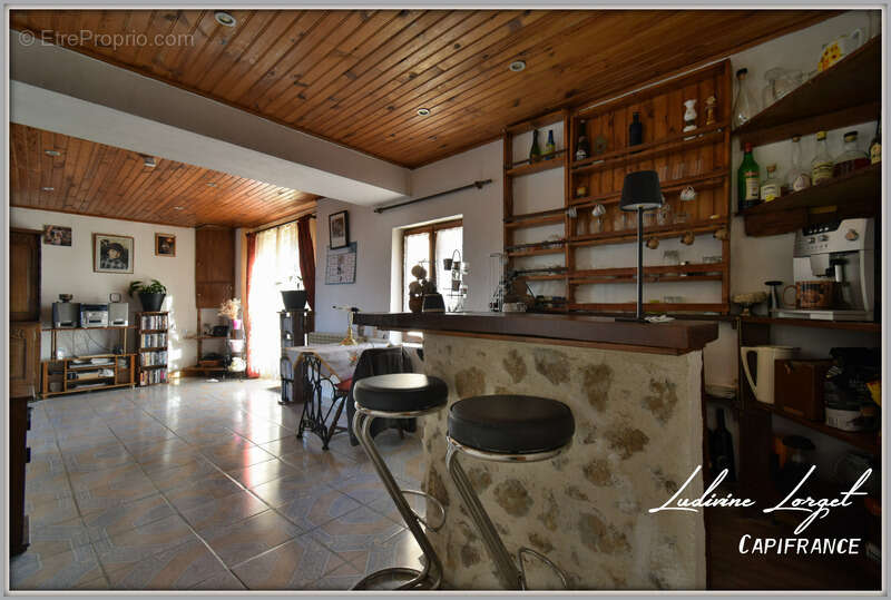 Maison 6 pièces, 4 chambres – 174 m² habitables- grenier- cave-bucher- terrain de 598 m²-dépendance située entre Château-Thierry - photo 5