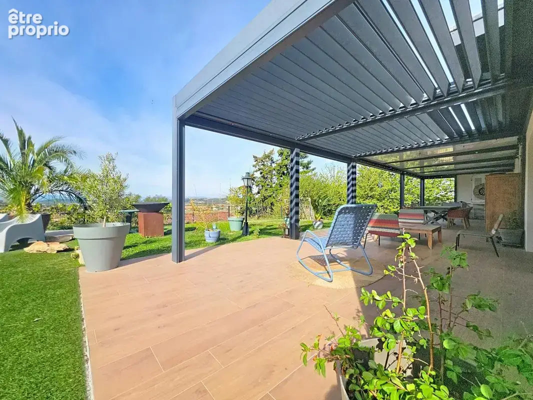 Maison - 4 Chambres - Possibilité 5 - Bureau - Sous sol complet - Garage - Piscine - Jardin - Magnifique vue - photo 7